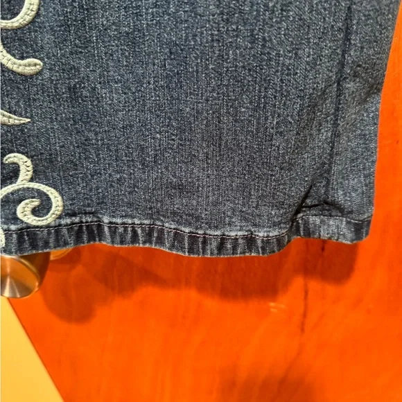 Denim 24/7 Dark Wash Jeans With Teal Embroidered Pattern Size 22W - Picture 3 of 6